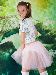 AdsPics presents: This hot shapely teen does not complicate things and gets straight down to the point